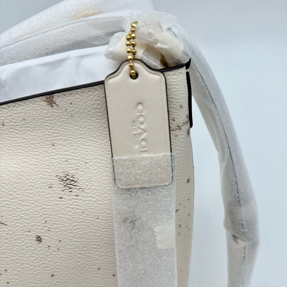 Coach Logan Duffle Bag With Star Print Chalk Cream - Picture 6 of 12
